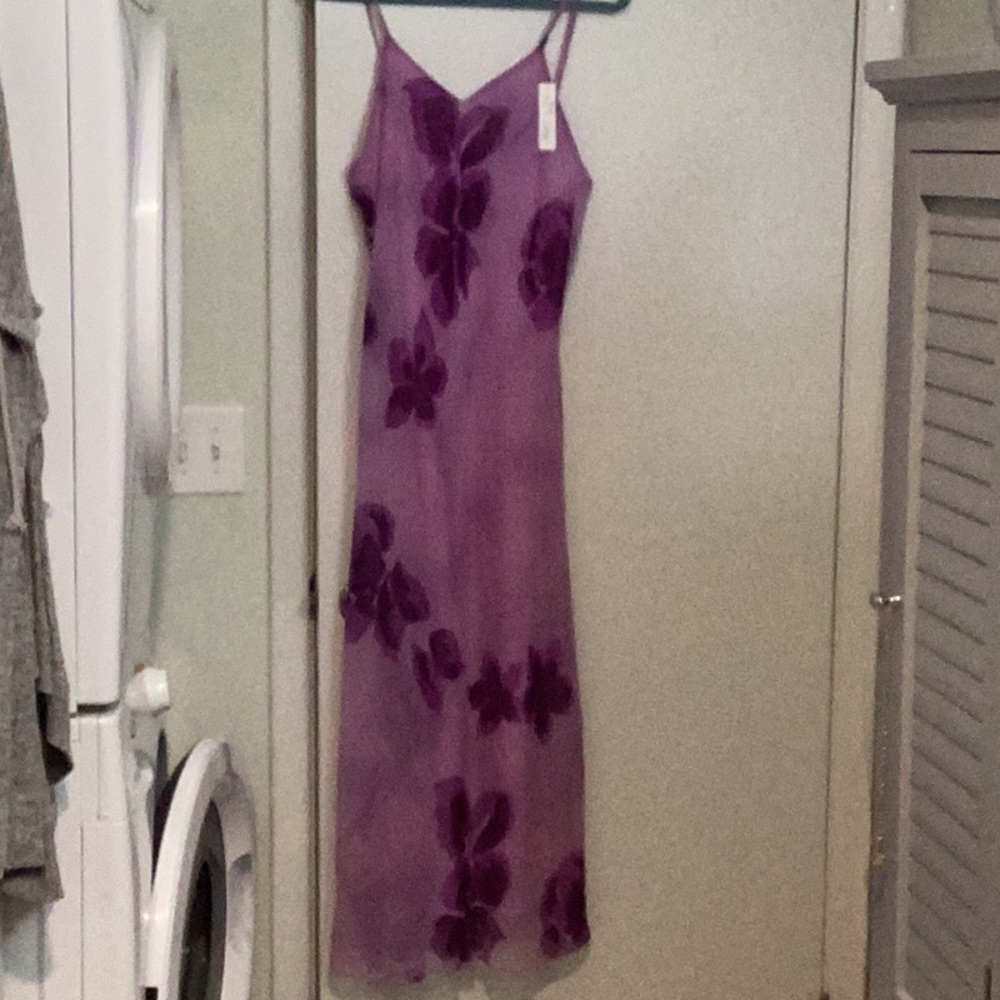 TU - LIPS purple floral sundress, size large. Fully-lined polyester